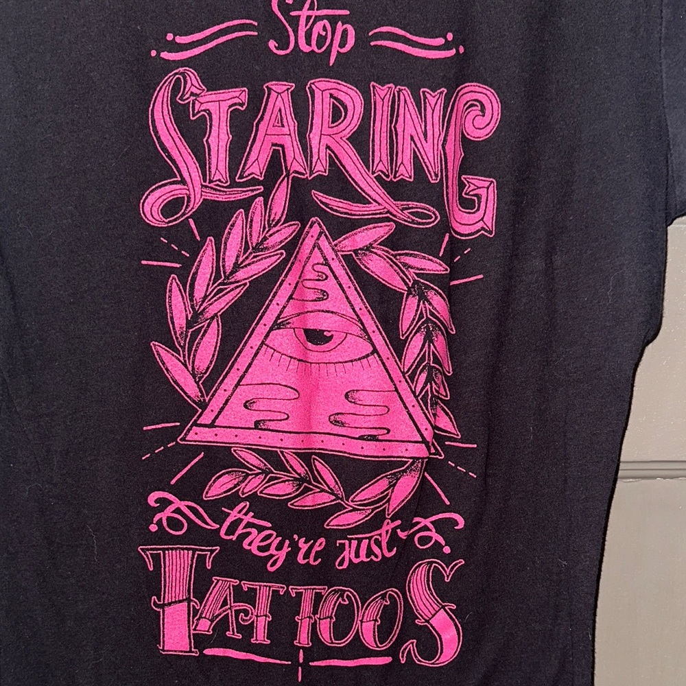 Ink Addict Tee with Pink Design - Picture 4 of 4